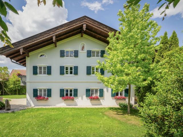 Haus zum Kaufen in Sauerlach 6.800.000,00 EUR 700 m²