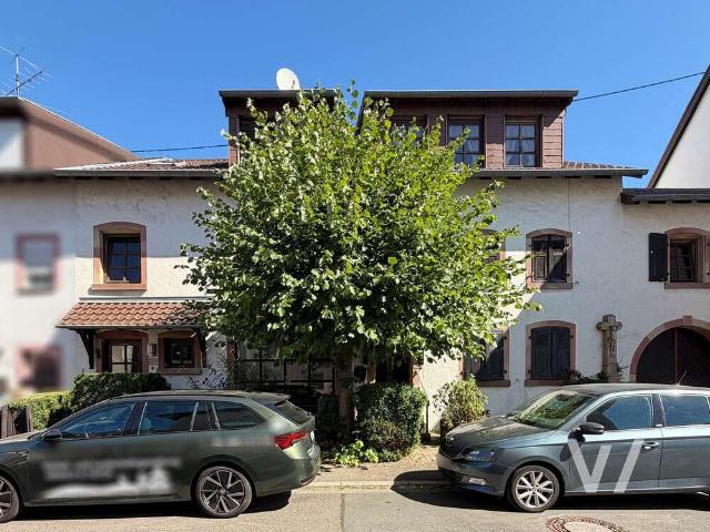 Haus zum Kaufen in Saarbrücken 390.000,00 EUR 294 m²