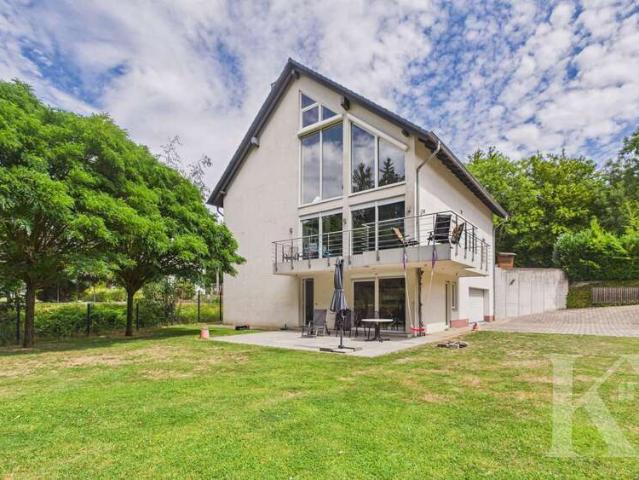 Haus zum Kaufen in Saarbrücken 498.000,00 EUR 298.34 m²