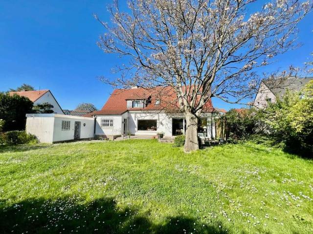 Haus zum Kaufen in Saarbrücken 649.000,00 EUR 202 m²