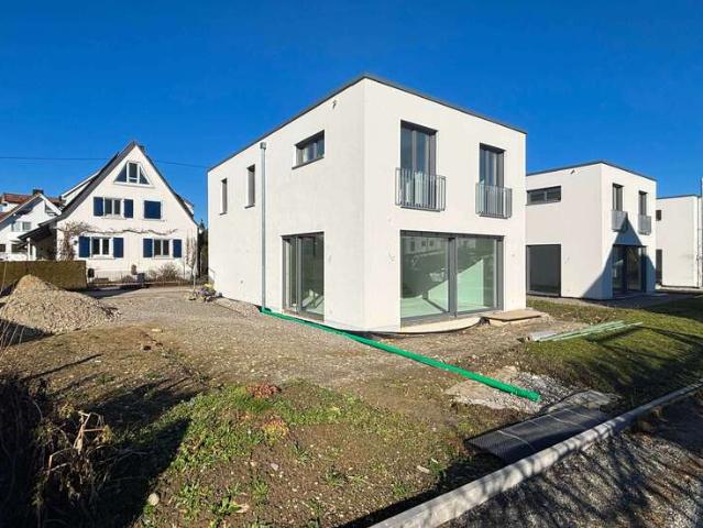 Haus zum Kaufen in Salem 910.000,00 EUR 182 m²