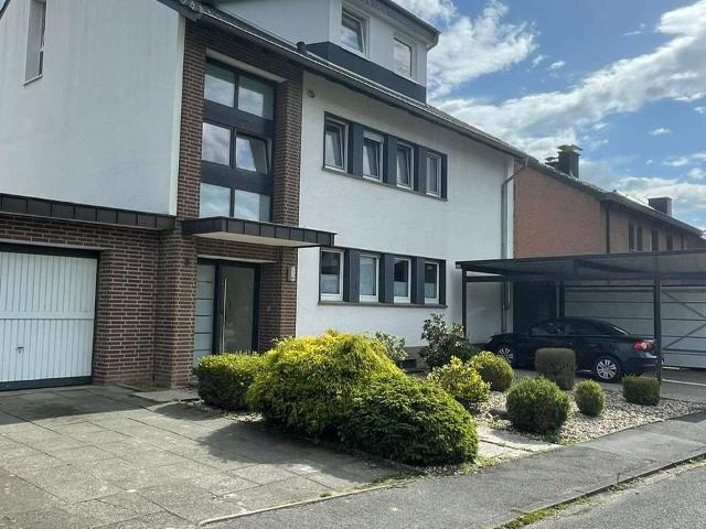 Haus zum Kaufen in Salzkotten 618.000,00 EUR 248.04 m²