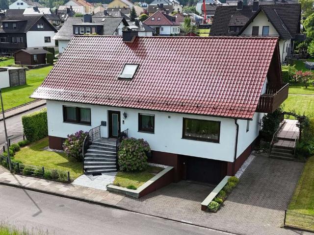 Haus zum Kaufen in Schieder Schwalenberg 299.000,00 EUR 180 m²