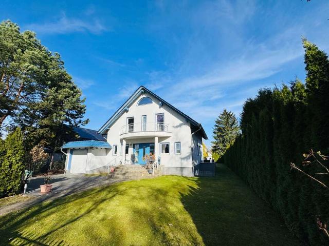 Haus zum Kaufen in Schönefeld 980.000,00 EUR 198.74 m²
