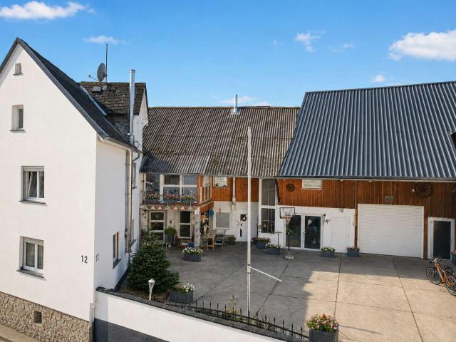 Haus zum Kaufen in Schöffengrund Schwalbach 335.000,00 EUR 320.78 m²