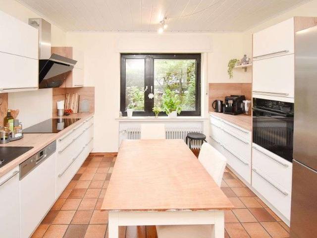 Haus zum Kaufen in Schloß Holte Stukenbrock 549.000,00 EUR 299 m²
