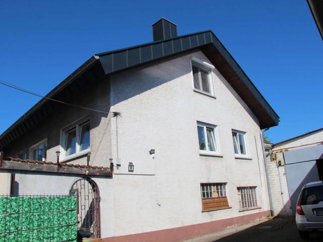 Haus zum Kaufen in Schlitz 295.000,00 EUR 260 m²