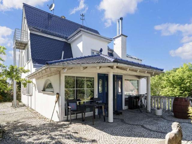 Haus zum Kaufen in Schmitten Oberreifenberg 850.000,00 EUR 330 m²