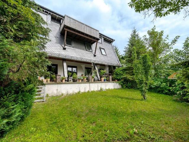 Haus zum Kaufen in Schmitten im Taunus 665.000,00 EUR 407 m²