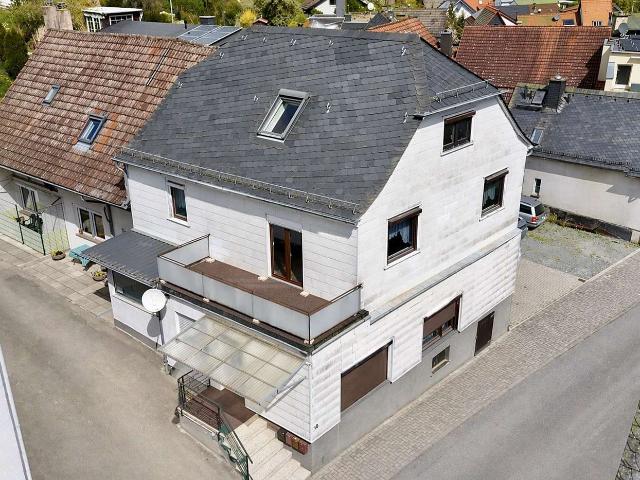 Haus zum Kaufen in Schmitten im Taunus 399.000,00 EUR 356 m²