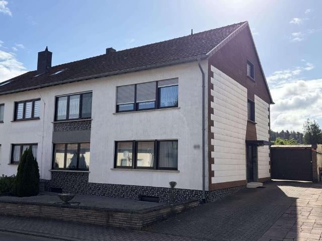 Haus zum Kaufen in Schwalbach 269.000,00 EUR 159 m²