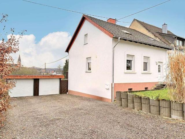 Haus zum Kaufen in Schwalbach 299.000,00 EUR 100 m²