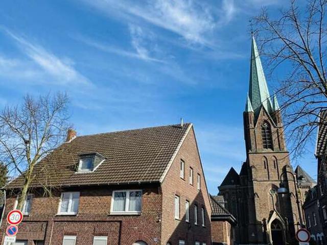 Haus zum Kaufen in Schwalmtal 250.000,00 EUR 289 m²