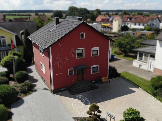 Haus zum Kaufen in Schwarzach am Main 357.000,00 EUR 182 m²