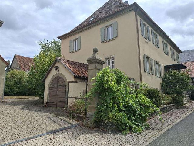 Haus zum Kaufen in Seinsheim 295.000,00 EUR 232.82 m²