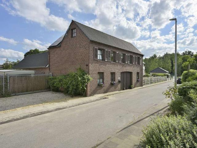 Haus zum Kaufen in Selfkant Tüddern 498.000,00 EUR 163.19 m²