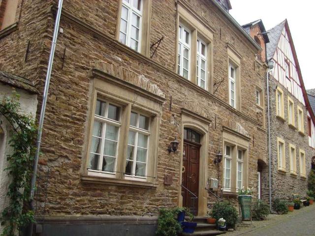 Haus zum Kaufen in Senheim 399.000,00 EUR 399 m²