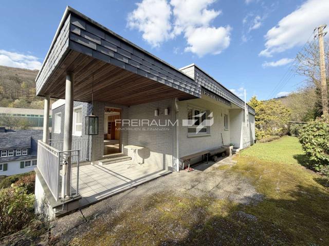 Haus zum Kaufen in Siegen Eiserfeld 295.000,00 EUR 179.72 m²
