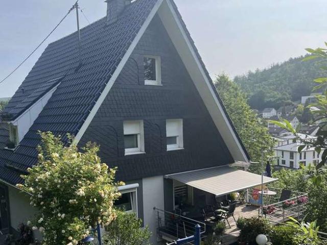 Haus zum Kaufen in Siegen 385.000,00 EUR 202 m²