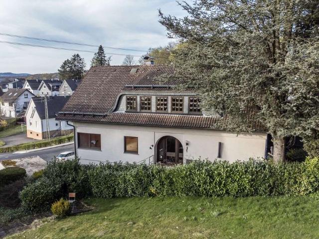 Haus zum Kaufen in Siegen 449.000,00 EUR 235 m²