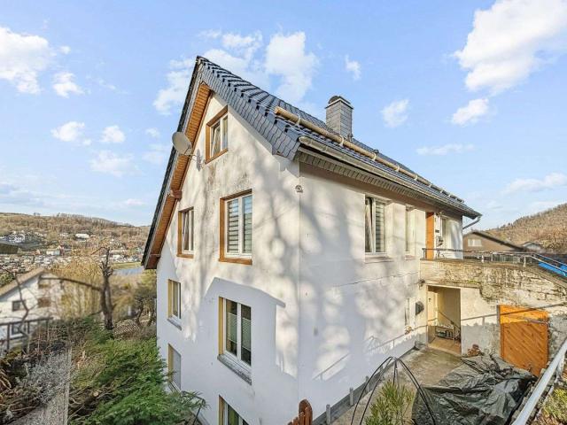 Haus zum Kaufen in Simmerath 375.000,00 EUR 285 m²