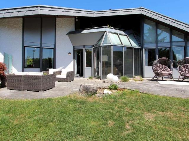 Haus zum Kaufen in Sindelfingen 1.390.000,00 EUR 212 m²