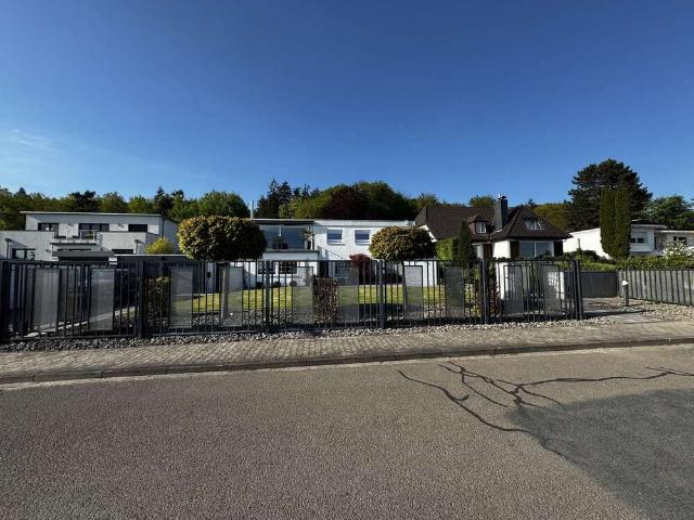 Haus zum Kaufen in Springe 725.000,00 EUR 320 m²