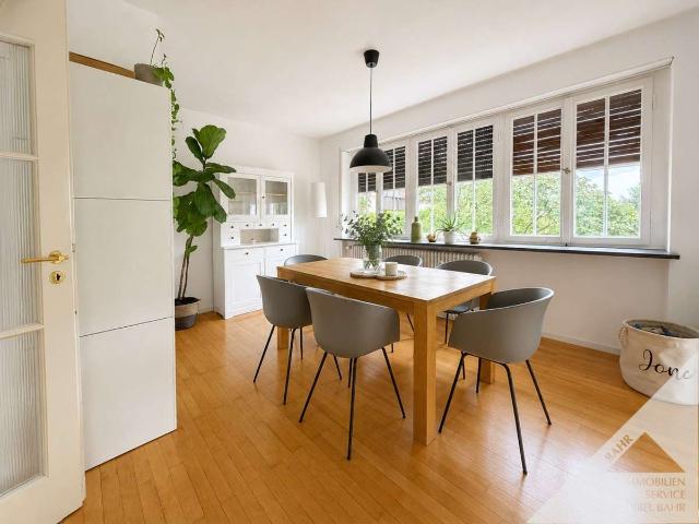 Haus zum Kaufen in Stuttgart 1.300.000,00 EUR 235 m²