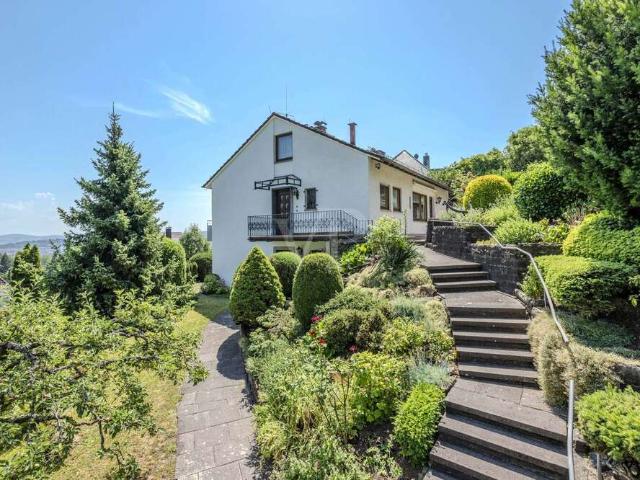 Haus zum Kaufen in Stuttgart 1.490.000,00 EUR 221 m²