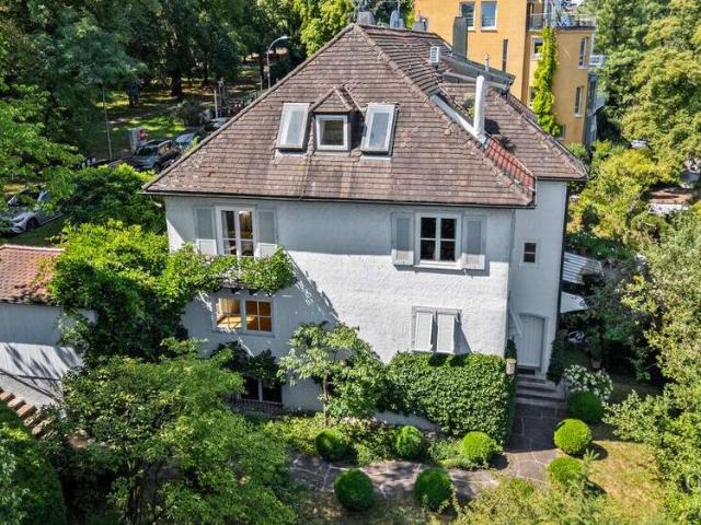 Haus zum Kaufen in Stuttgart 1.975.000,00 EUR 321 m²