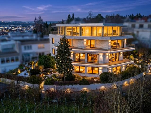 Haus zum Kaufen in Stuttgart 2.200.000,00 EUR 482 m²