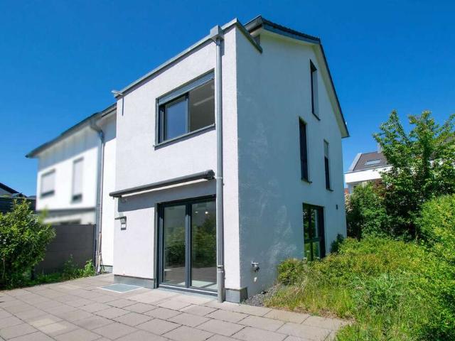 Haus zum Kaufen in Stuttgart 850.000,00 EUR 154.69 m²