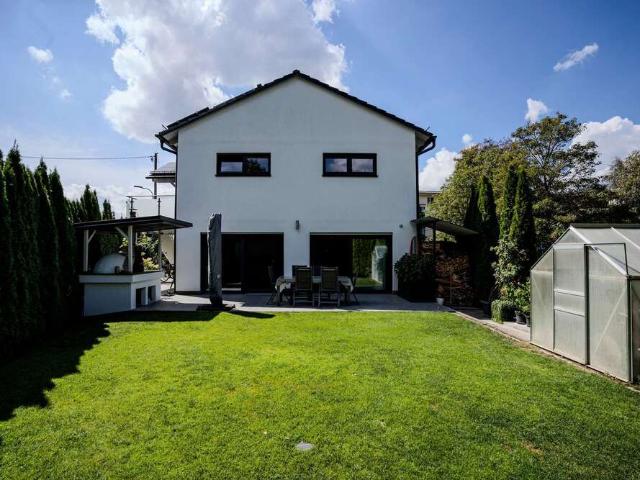 Haus zum Kaufen in Stadtbergen 1.290.000,00 EUR 317 m²