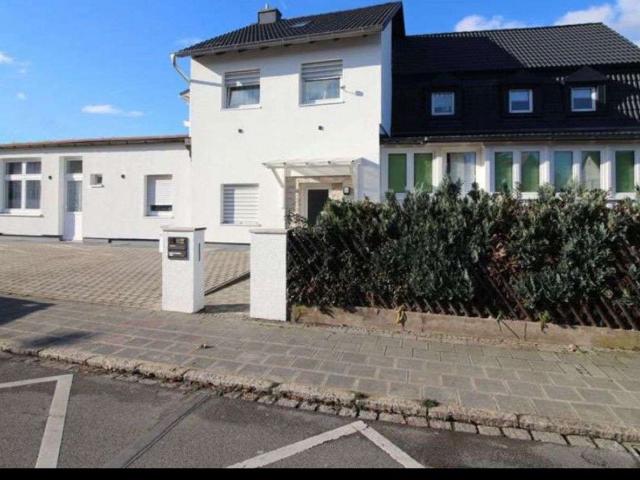 Haus zum Kaufen in Stein 890.000,00 EUR 390 m²