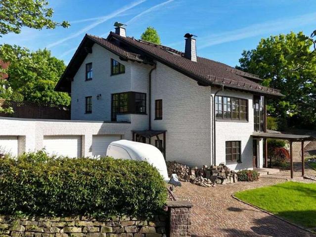 Haus zum Kaufen in Sundern 528.000,00 EUR 256 m²