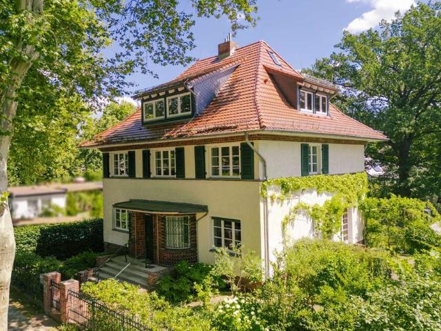 Haus zum Kaufen in Potsdam 2.485.000,00 EUR 320 m²