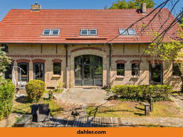 Haus zum Kaufen in Potsdam Neu Fahrland 1.490.000,00 EUR 275.5 m²
