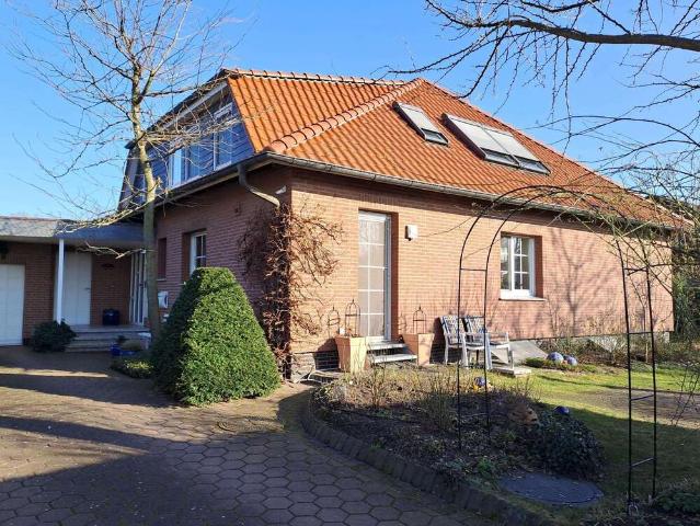 Haus zum Kaufen in Petershagen 299.000,00 EUR 223 m²