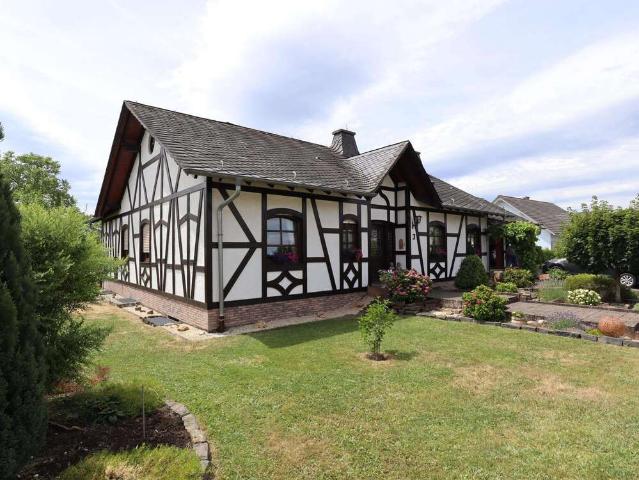 Haus zum Kaufen in Peterswald Löffelscheid 395.000,00 EUR 124 m²