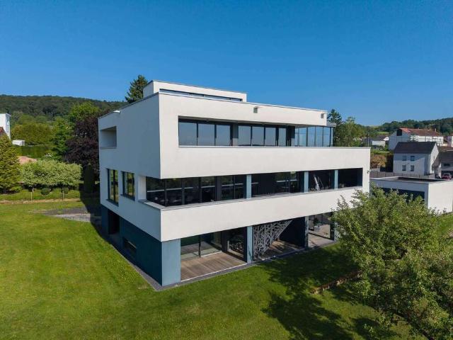 Haus zum Kaufen in Perl 2.550.000,00 EUR 670 m²