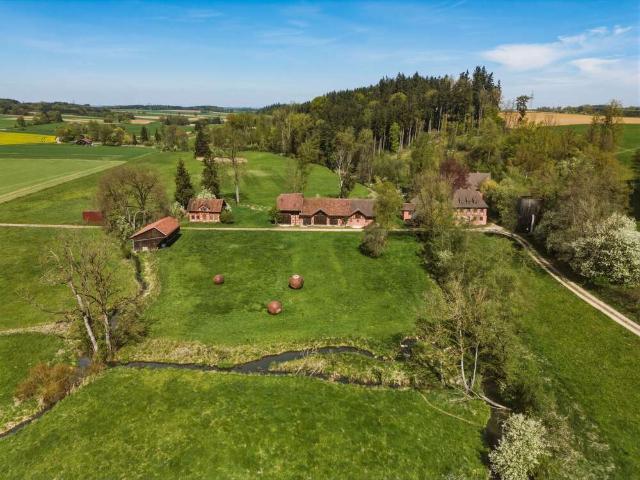 Haus zum Kaufen in Pfaffenhofen an der Roth 2.750.000,00 EUR 1211 m²