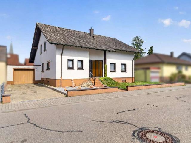 Haus zum Kaufen in Philippsburg Rheinsheim 390.000,00 EUR 235 m²