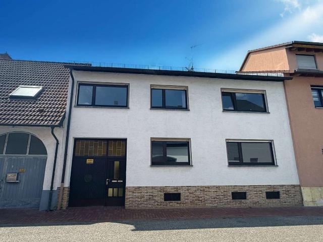 Haus zum Kaufen in Philippsburg 369.000,00 EUR 196.87 m²