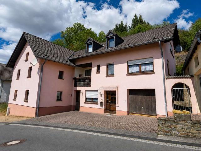 Haus zum Kaufen in Plütscheid 258.000,00 EUR 210 m²