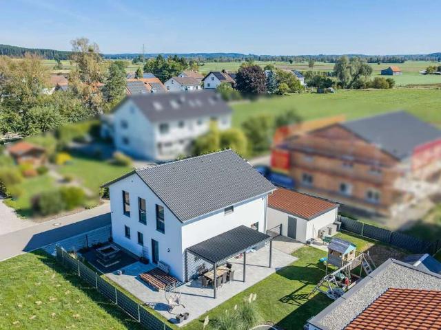 Haus zum Kaufen in Pleß 558.000,00 EUR 137.64 m²