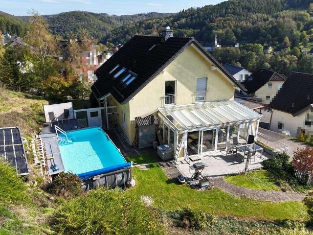 Haus zum Kaufen in Plettenberg 449.000,00 EUR 278 m²