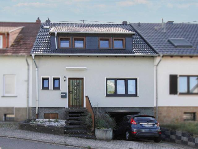 Haus zum Kaufen in Püttlingen 298.000,00 EUR 149 m²