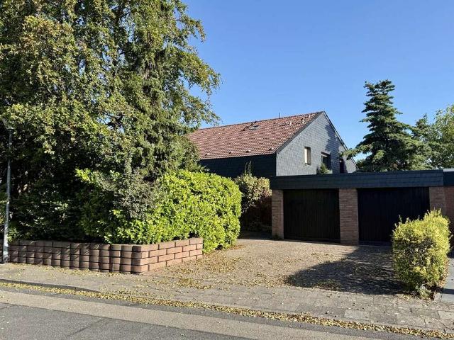 Haus zum Kaufen in Pulheim 980.000,00 EUR 261.98 m²