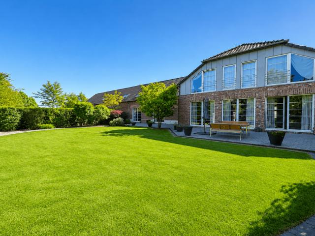 Haus zum Kaufen in Pulheim 1.450.000,00 EUR 338 m²