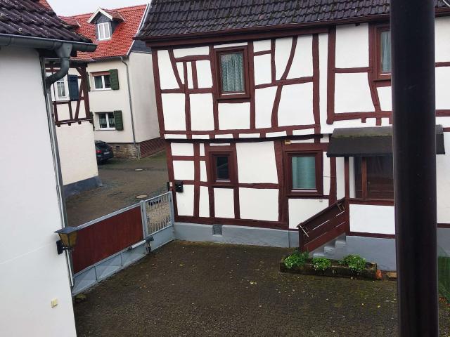 Haus zum Kaufen in Rodheim v.d.H. 405.000,00 EUR 315 m²